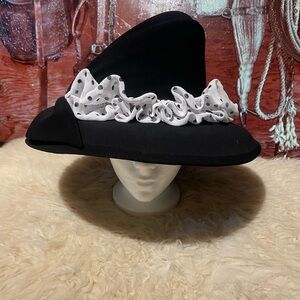 New Nina Massini hat